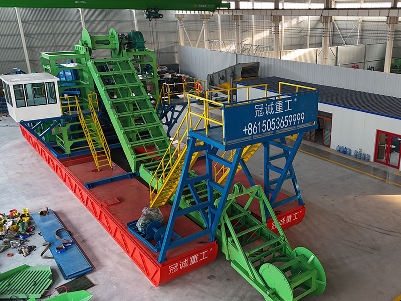 挖沙淘金船實(shí)地廠家